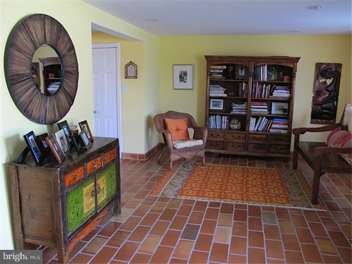 9728 Glenhope Road Philadelphia, PA 19115 - Photo 3 of 19 Living Room