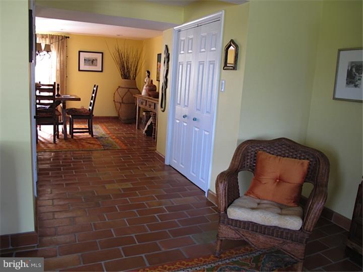 9728 Glenhope Road Philadelphia, PA 19115 - Photo 5 of 19 Foyer