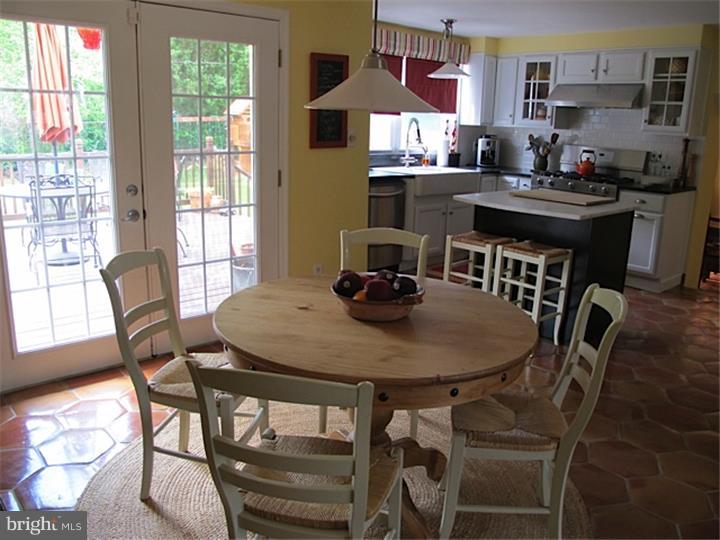 9728 Glenhope Road Philadelphia, PA 19115 - Photo 7 of 19 Kitchen