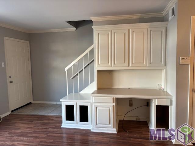 9853 Jefferson Highway, Unit F6 Baton Rouge, LA 70809 - Photo 13 of 21 Built in Desk Nook-Cabinet