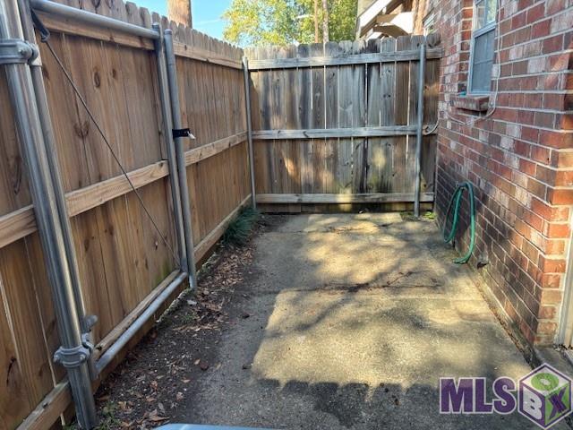 9853 Jefferson Highway, Unit F6 Baton Rouge, LA 70809 - Photo 15 of 21 Rear Private Patio