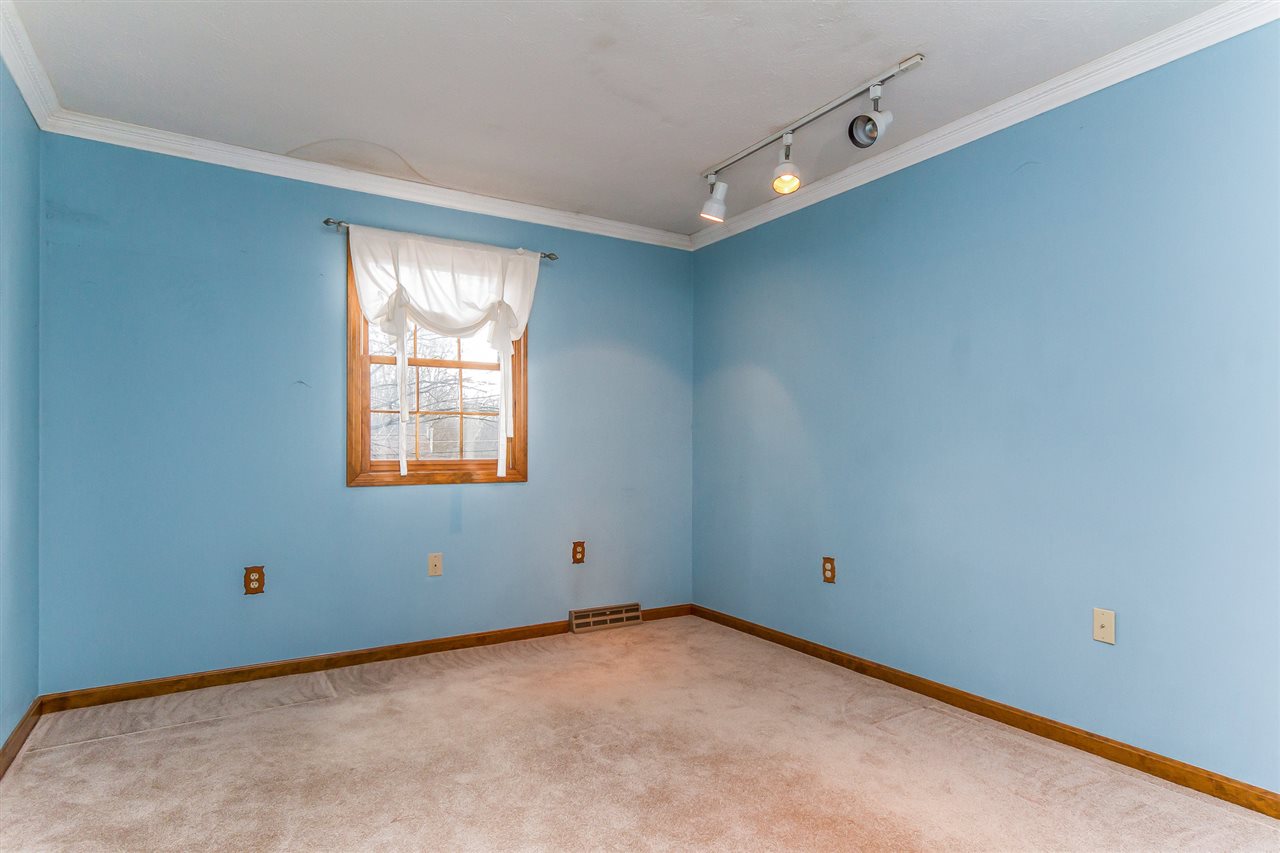 104 Lund Road Nashua, NH 03060 - Photo 15 of 25