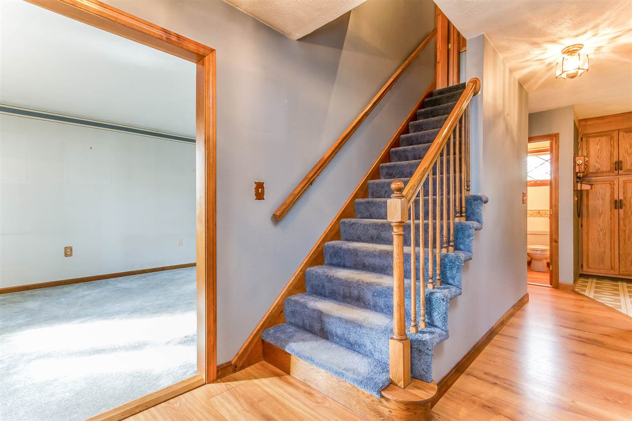 104 Lund Road Nashua, NH 03060 - Photo 4 of 25