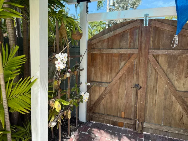 $859,999 | 19512 Aztec Street, Sugarloaf, FL 33042