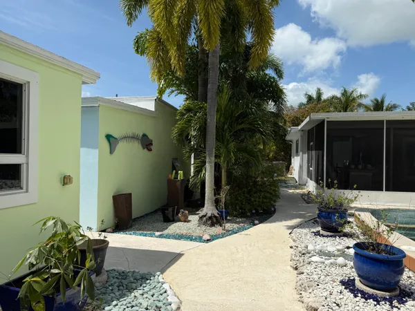 $859,999 | 19512 Aztec Street, Sugarloaf, FL 33042