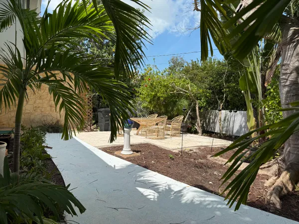 $859,999 | 19512 Aztec Street, Sugarloaf, FL 33042