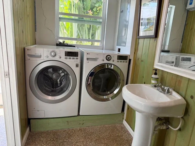 $875,000 | 19512 Aztec Street, Sugarloaf, FL 33042