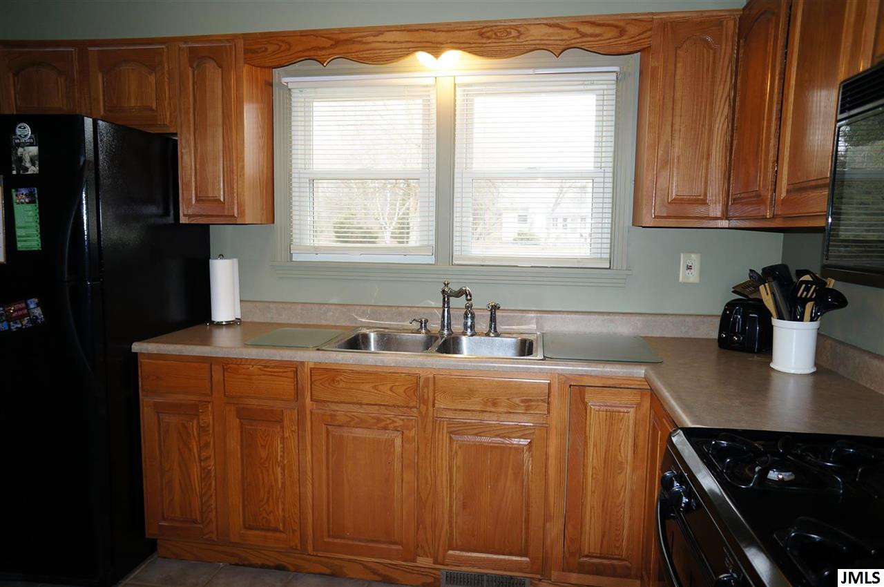 1105 Napoleon Road Jackson, MI 49201 - Photo 3 of 16 Photo 3