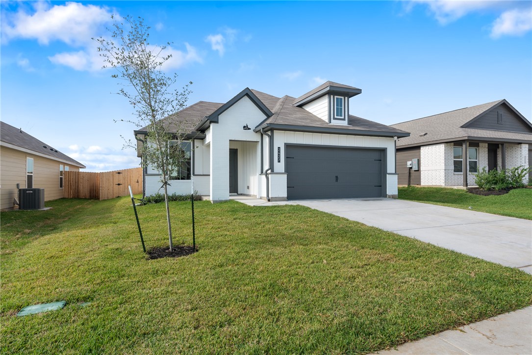 a view of outdoor space yard and front view of a house