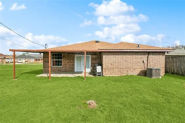 $175,000 | 2325 River Queen Drive, Violet, LA 70092