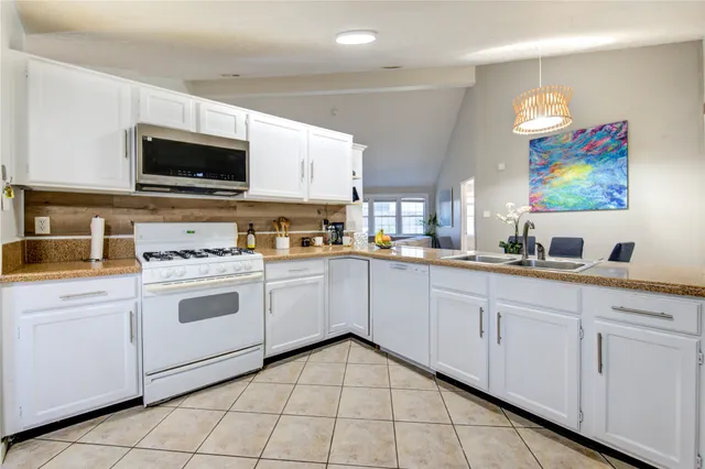 $3,500 | 7027 Brockington Drive, Katy, TX 77494