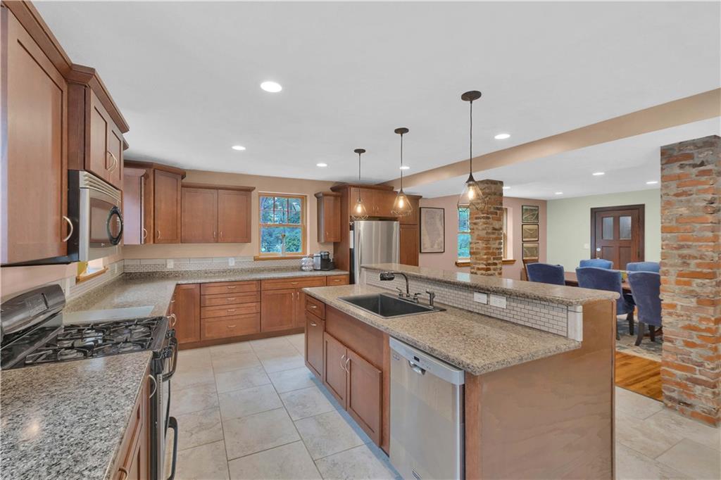 2110 Reis Run Road Pittsburgh, PA 15237 - Photo 11 of 25 Gallery Image 11