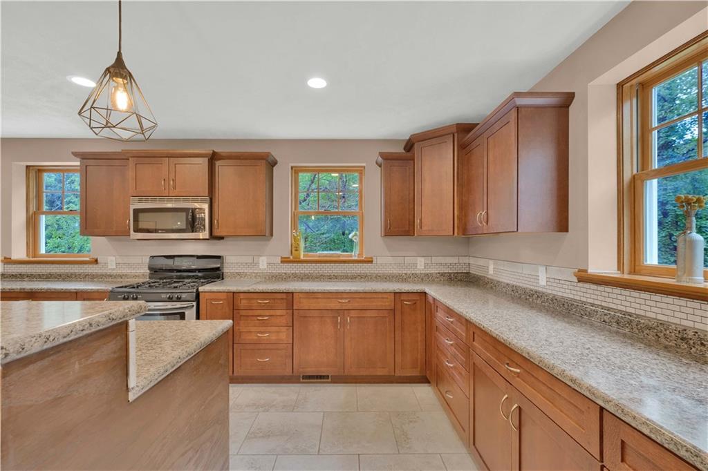 2110 Reis Run Road Pittsburgh, PA 15237 - Photo 12 of 25 Gallery Image 12