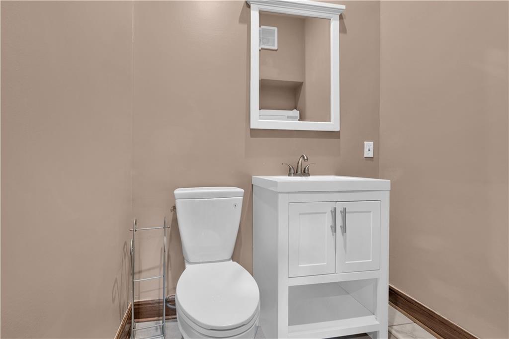 2110 Reis Run Road Pittsburgh, PA 15237 - Photo 14 of 25 Gallery Image 14