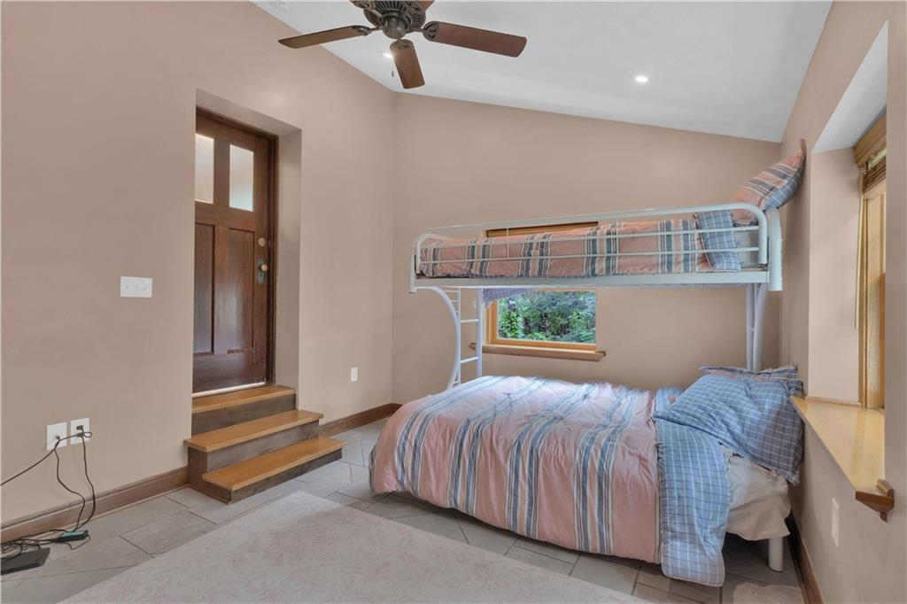 2110 Reis Run Road Pittsburgh, PA 15237 - Photo 15 of 25 Gallery Image 15