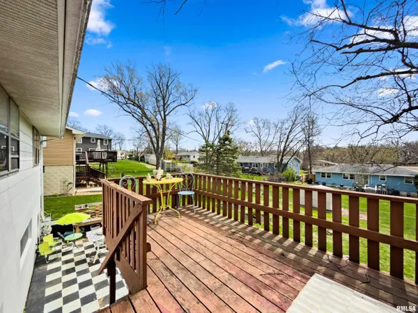 $220,000 | 1712 West Pinewood Place, Peoria, IL 61614