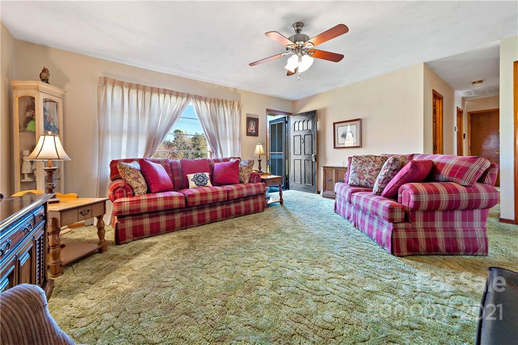 347 East Payne Road Marion, NC 28752 - Photo 8 of 47 Gallery Image 8