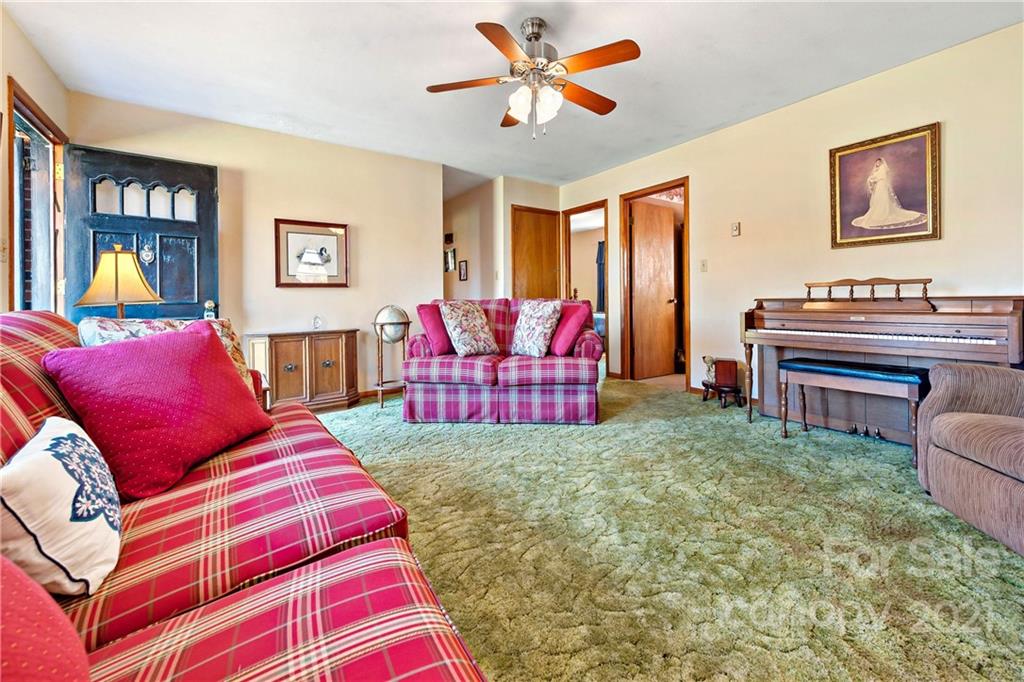 347 East Payne Road Marion, NC 28752 - Photo 10 of 47 Gallery Image 10