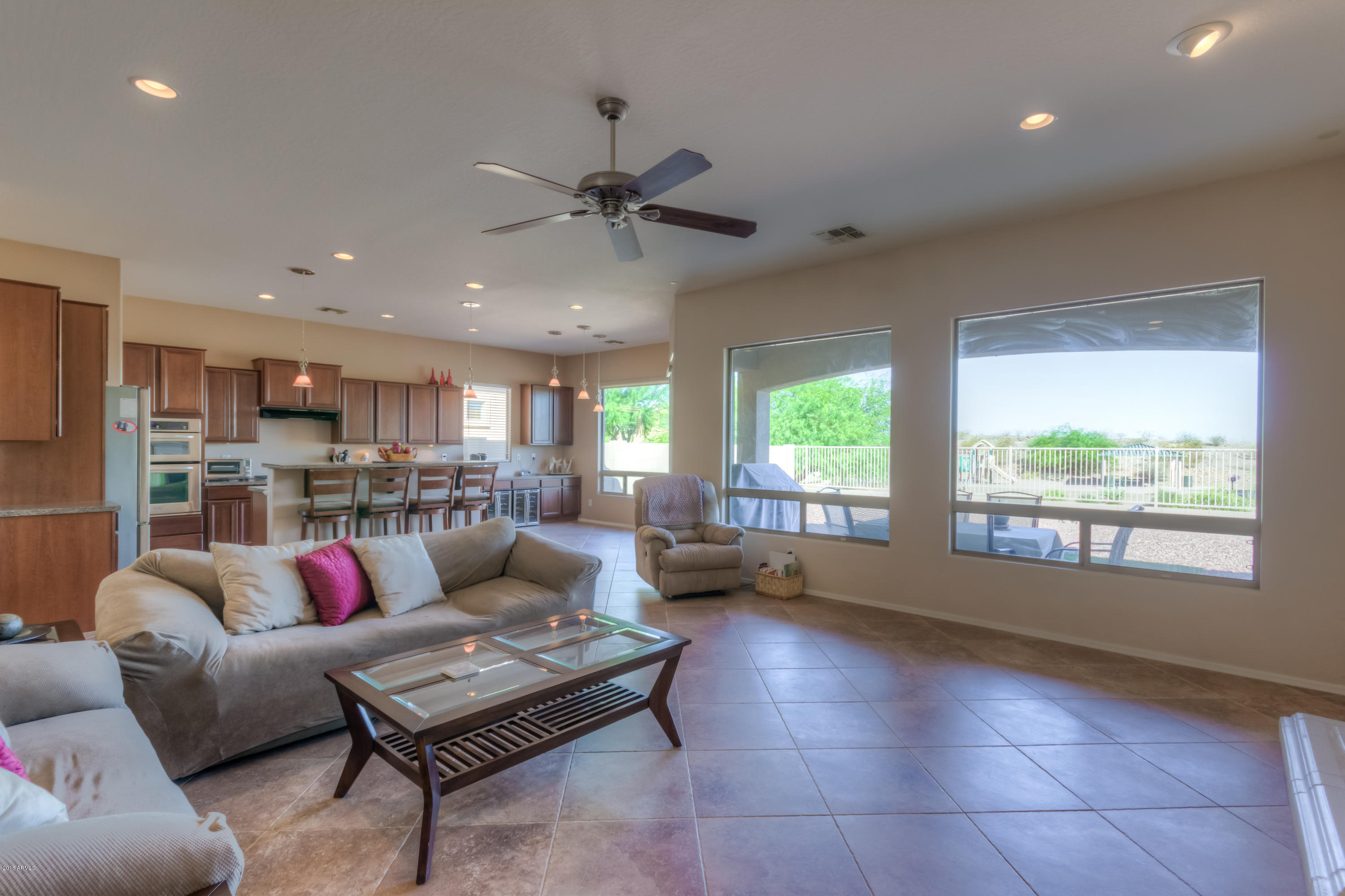 2410 West Corral Road Phoenix, AZ 85041 - Photo 11 of 40 Great room