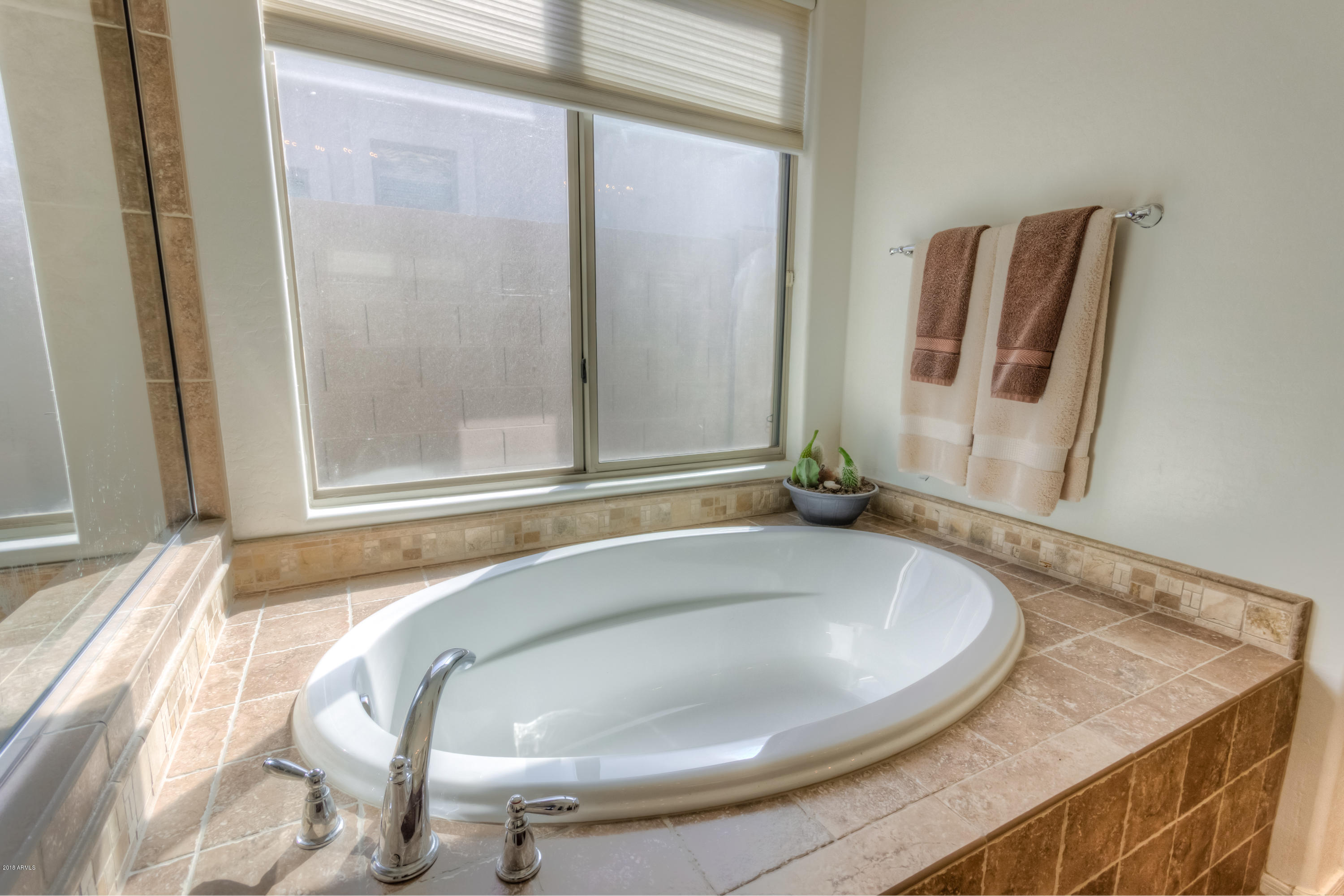 2410 West Corral Road Phoenix, AZ 85041 - Photo 20 of 40 Master bathroo