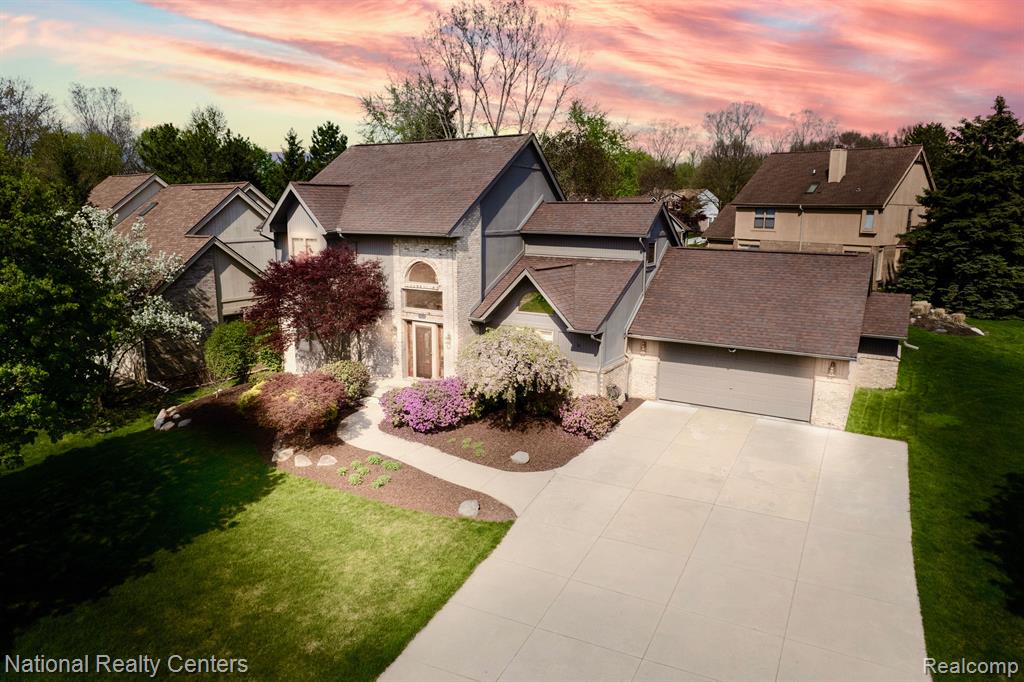 37164 Chesapeake Road Farmington Hills, MI 48335 - Photo 1 of 40