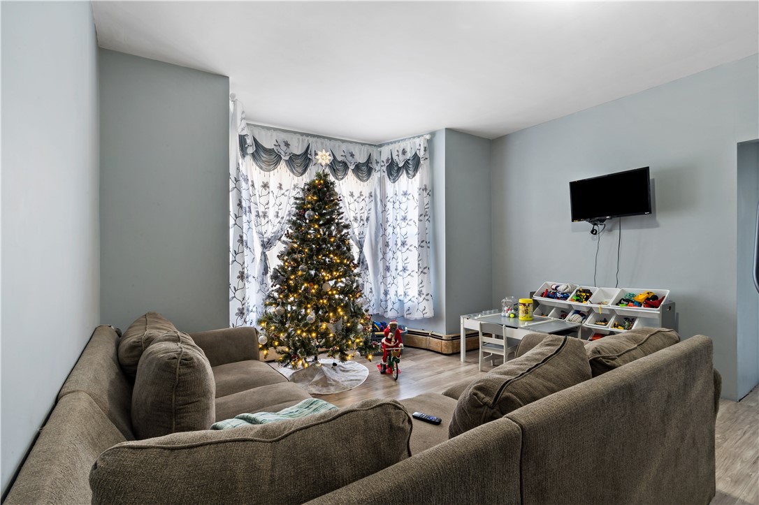 222 Carrington Avenue Woonsocket, RI 02895 - Photo 12 of 46 Unit 1 living room