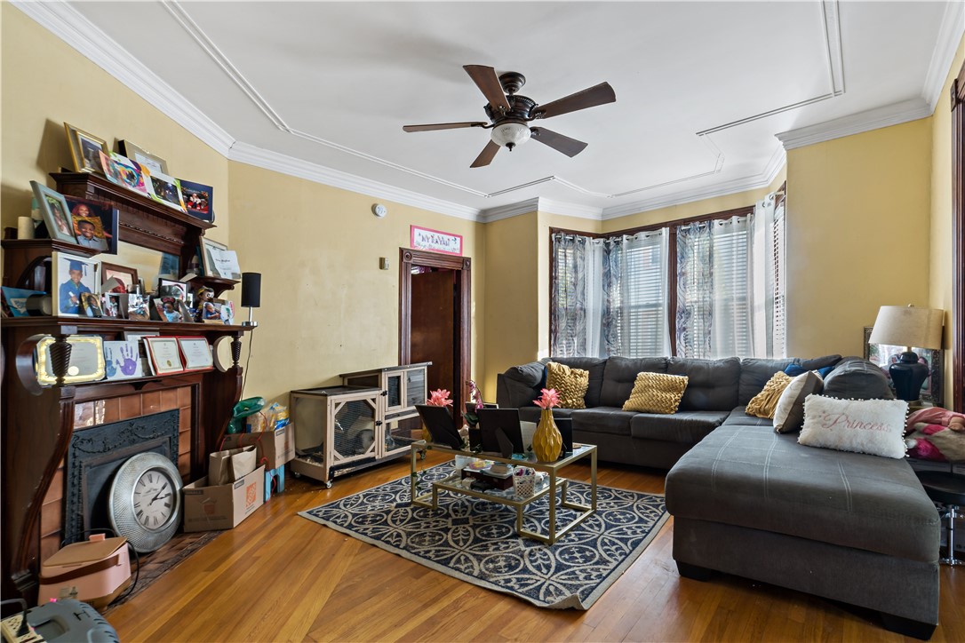 222 Carrington Avenue Woonsocket, RI 02895 - Photo 34 of 46 Unit 2 living room