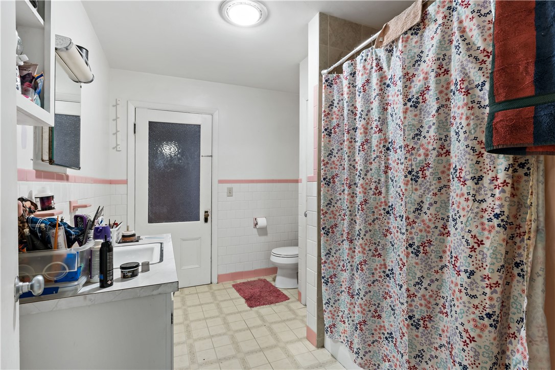 222 Carrington Avenue Woonsocket, RI 02895 - Photo 36 of 46 Unit 2 bathroom