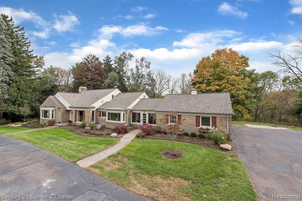21605 West Thirteen Mile Road Franklin, MI 48025 - Photo 1 of 43