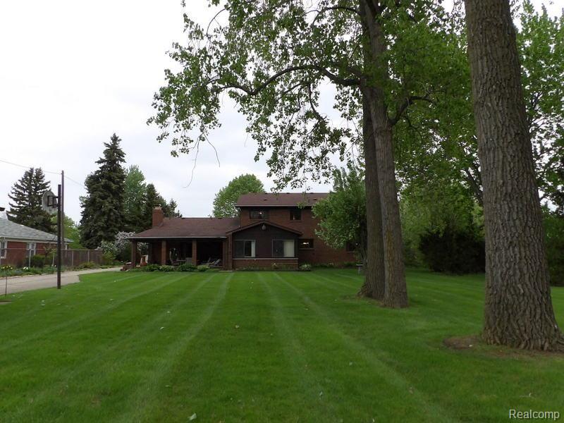13710 Reeck Road Southgate, MI 48195 - Photo 10 of 63 100_2961.jpg