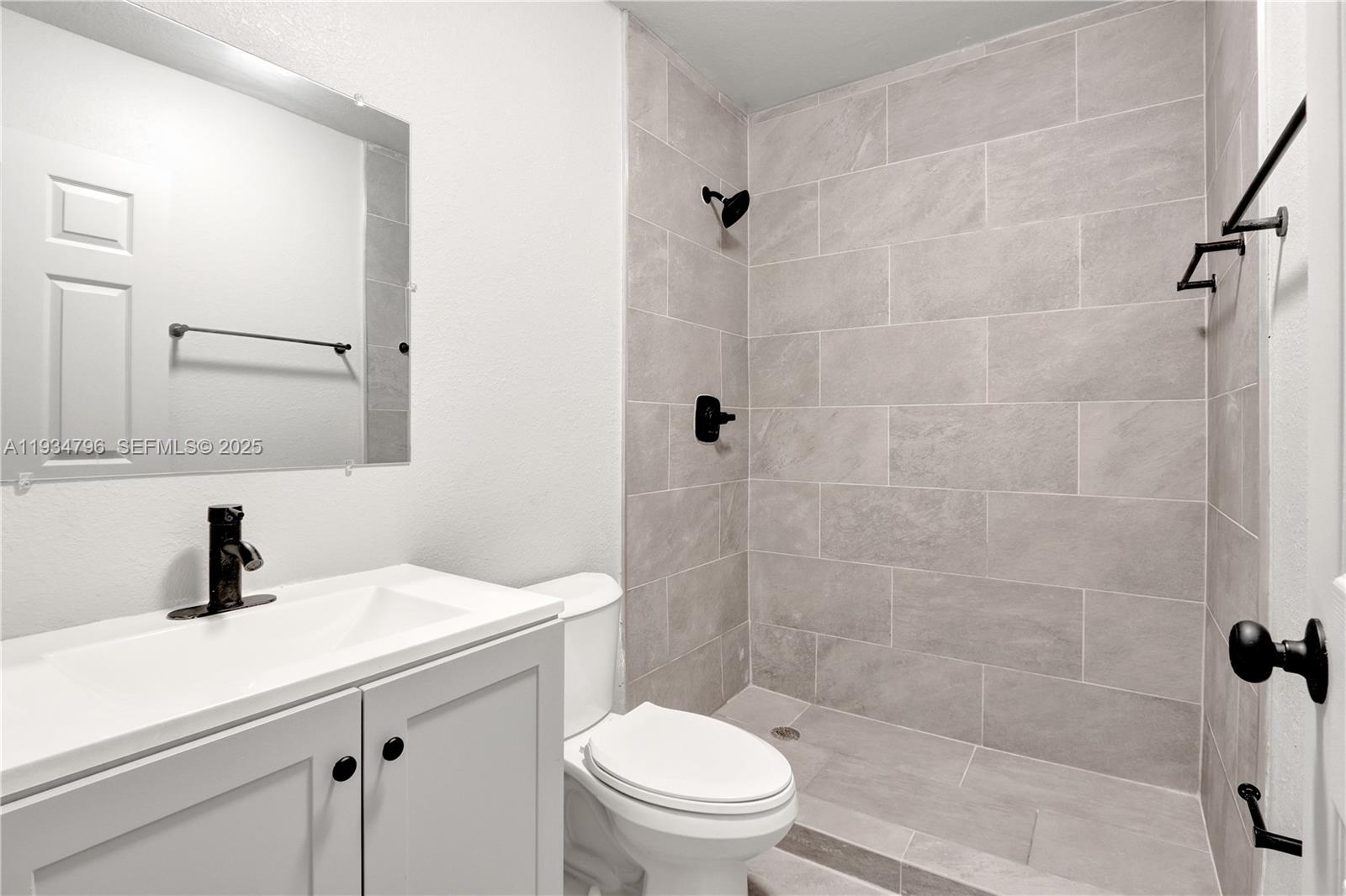 2420 Northwest 6th Court Pompano Beach, FL 33069 - Photo 9 of 10