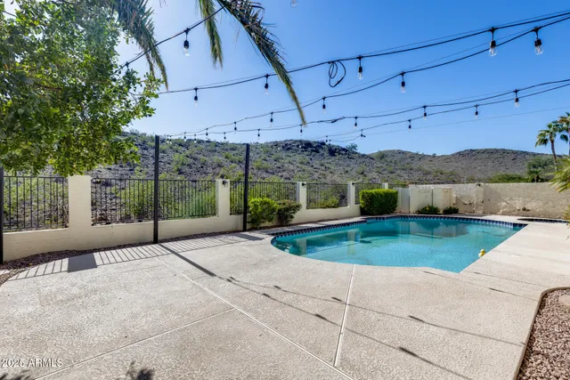 $684,000 | 14452 South 40th Street, Phoenix, AZ 85044