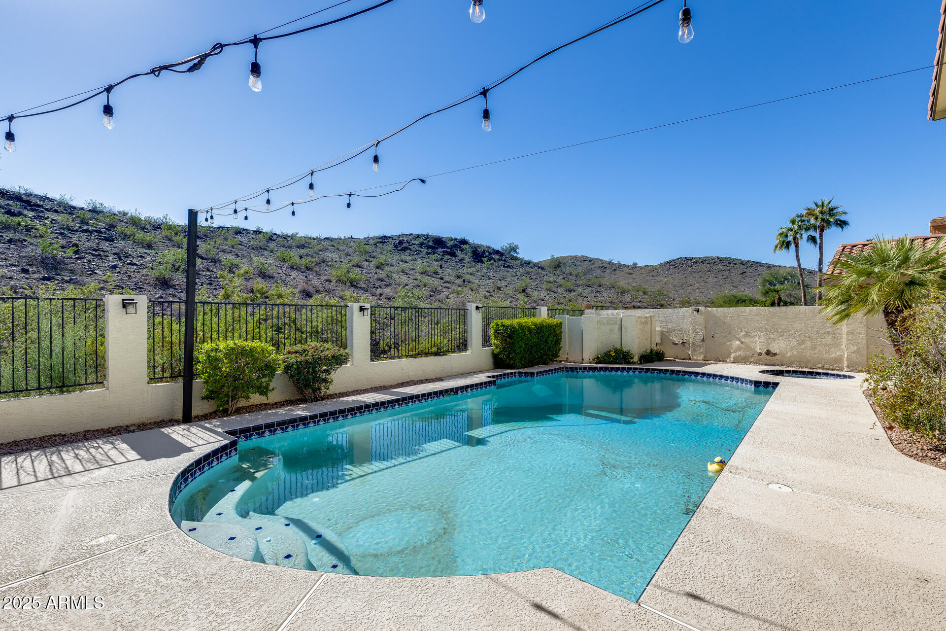 14452 South 40th Street Phoenix, AZ 85044 - Photo 71 of 92 a view of a terrace with a garden and yard