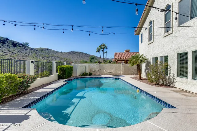 $684,000 | 14452 South 40th Street, Phoenix, AZ 85044