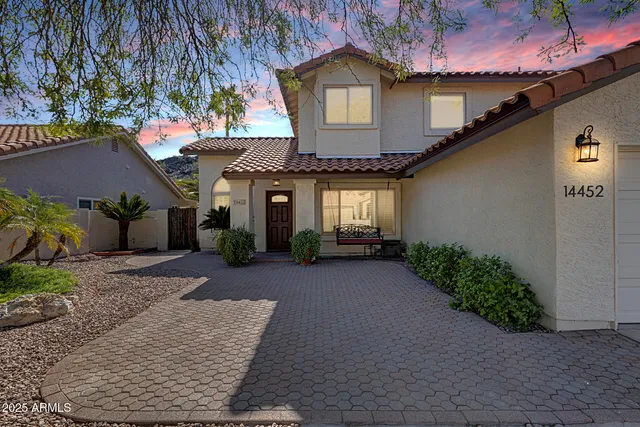 $684,000 | 14452 South 40th Street, Phoenix, AZ 85044