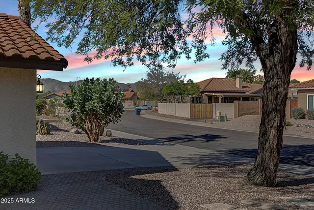 $684,000 | 14452 South 40th Street, Phoenix, AZ 85044