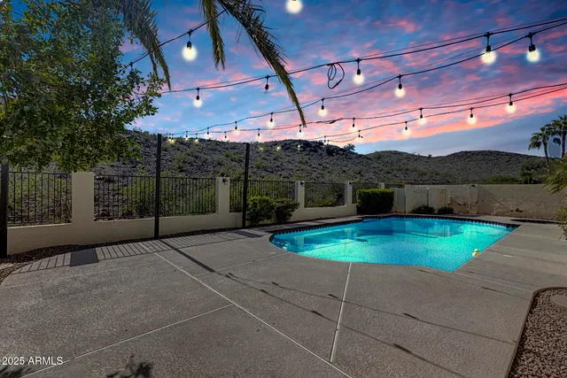 $684,000 | 14452 South 40th Street, Phoenix, AZ 85044