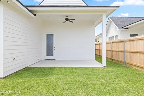 $300,000 | 239 Jagged Grove Lane, Youngsville, LA 70592