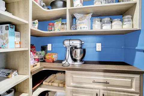 $255,000 | 2161 North Meridian Street, Unit 6, Indianapolis, IN 46202