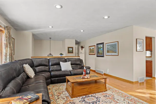 $550,000 | 6415 Lani Lane, McFarland, WI 53558