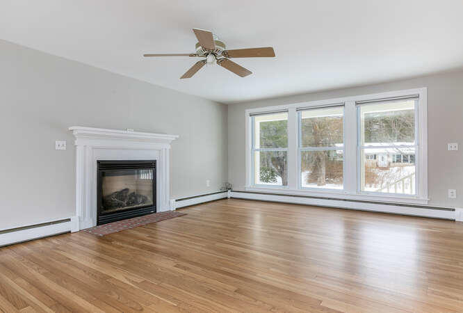 22 Intervale Road Kennebunk, ME 04043 - Photo 7 of 38 22 Intervale Rd Kennebunk ME-small-006-0