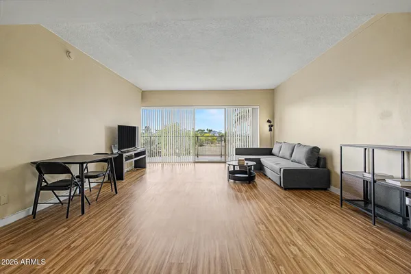 $135,000 | 4750 North Central Avenue, Unit 3R, Phoenix, AZ 85012