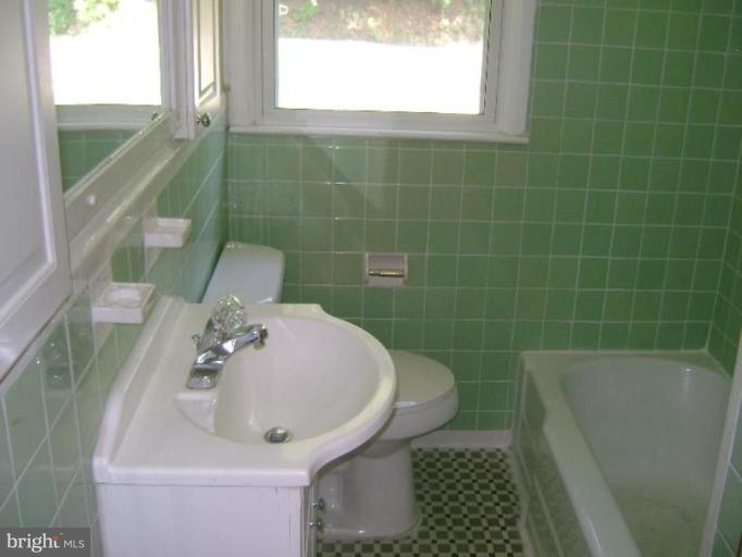 115 Tapawingo Road Southwest Vienna, VA 22180 - Photo 13 of 14 Bath #1