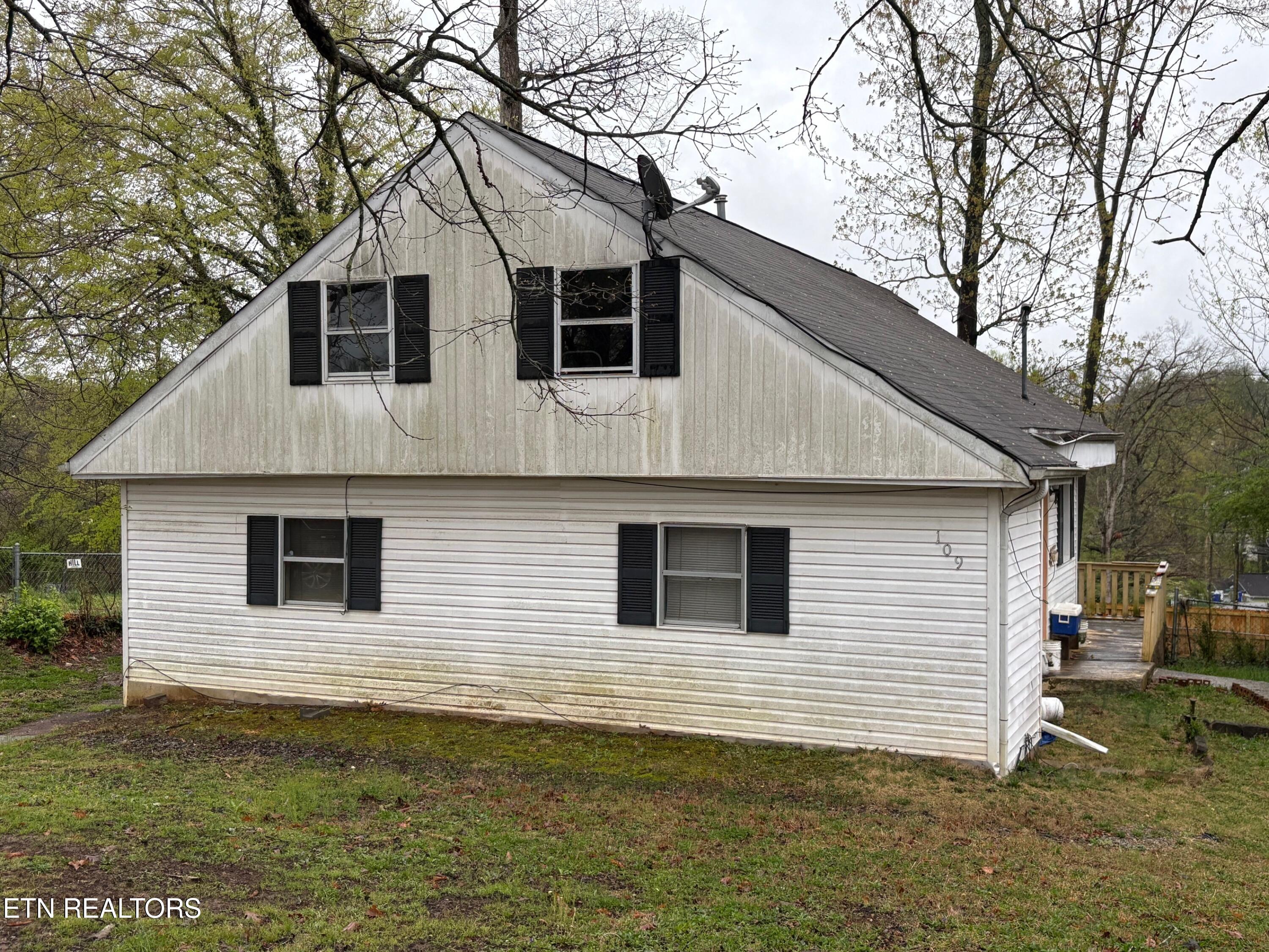 109 Niagara Lane Oak Ridge, TN 37830 - Photo 1 of 22 Front