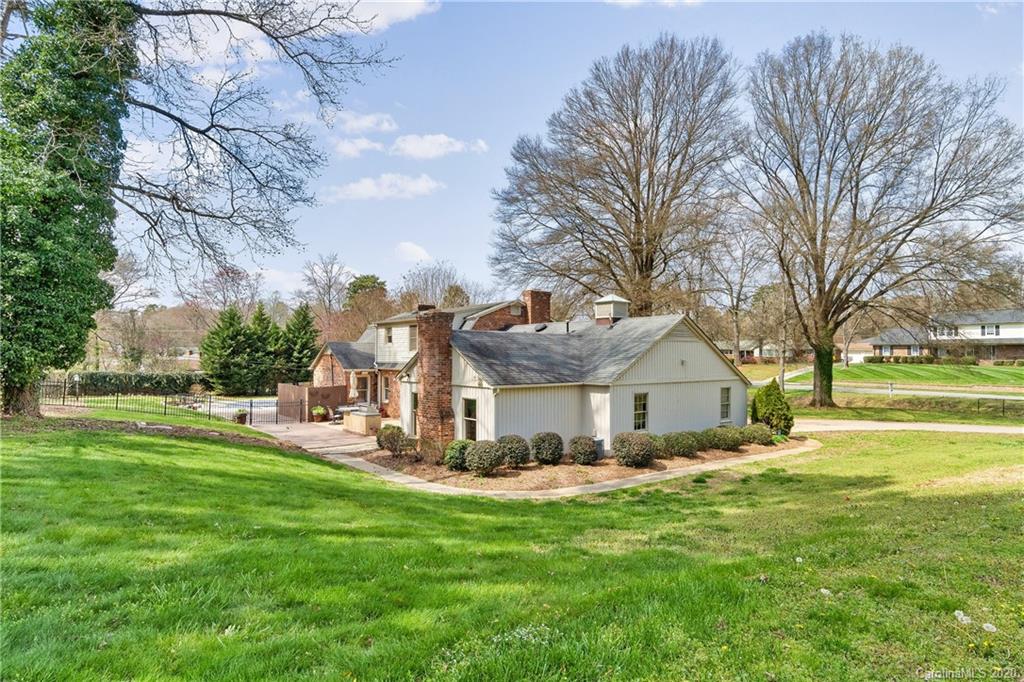 405 Gum Branch Road Charlotte, NC 28214 - Photo 3 of 35 Gallery Image 3