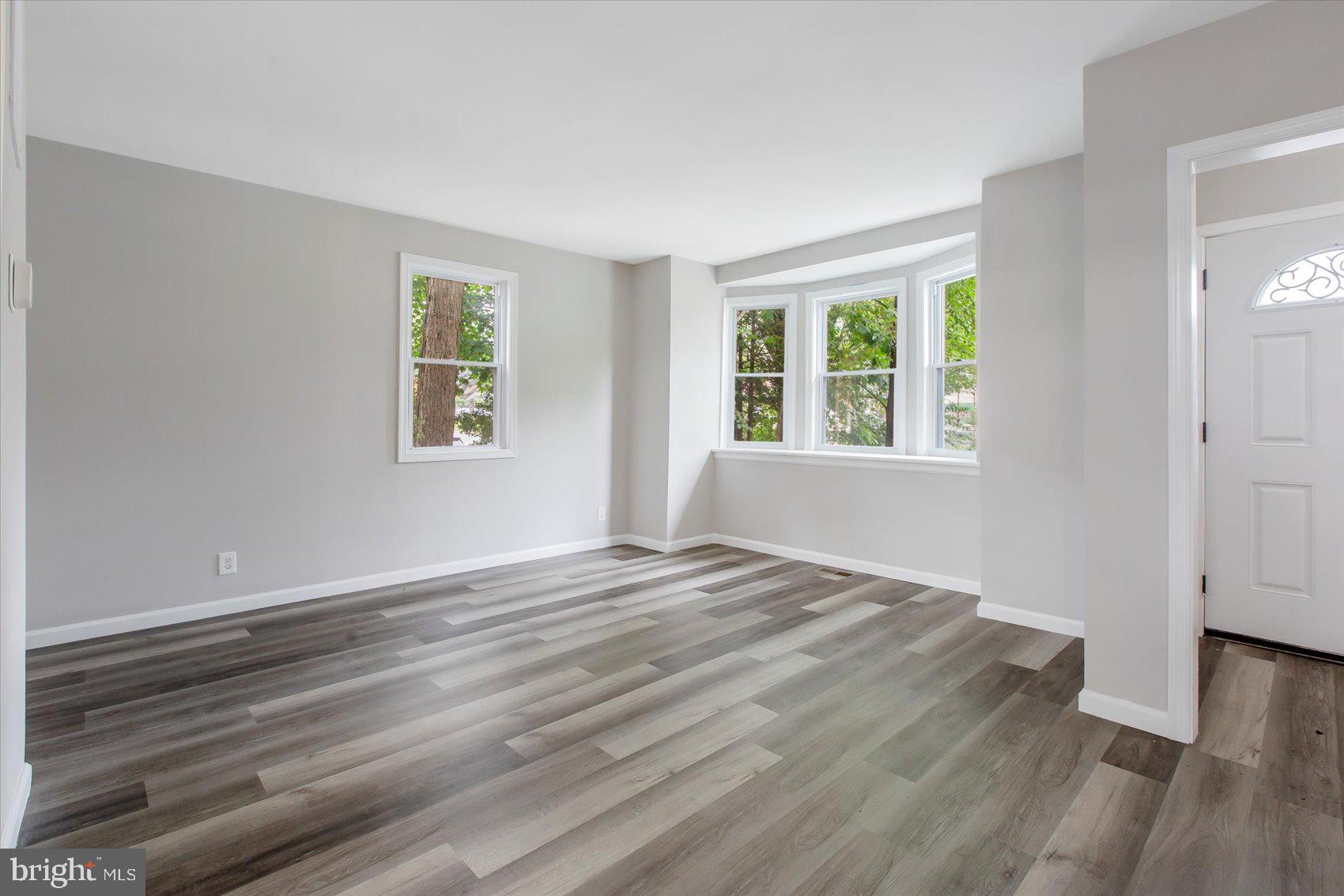 100 Malbrook Road Baltimore, MD 21228 - Photo 4 of 43
