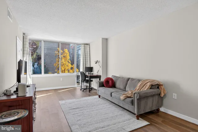 $499,000 | 555 Massachusetts Avenue Northwest, Unit 406, Washington, DC 20001