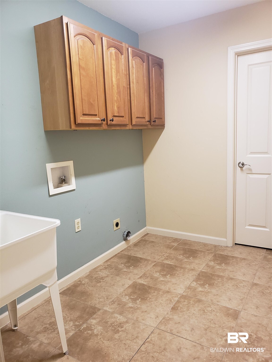 204 Wyld Palms Drive, Unit 204 Foley, AL 36535 - Photo 18 of 34 Laundry Room