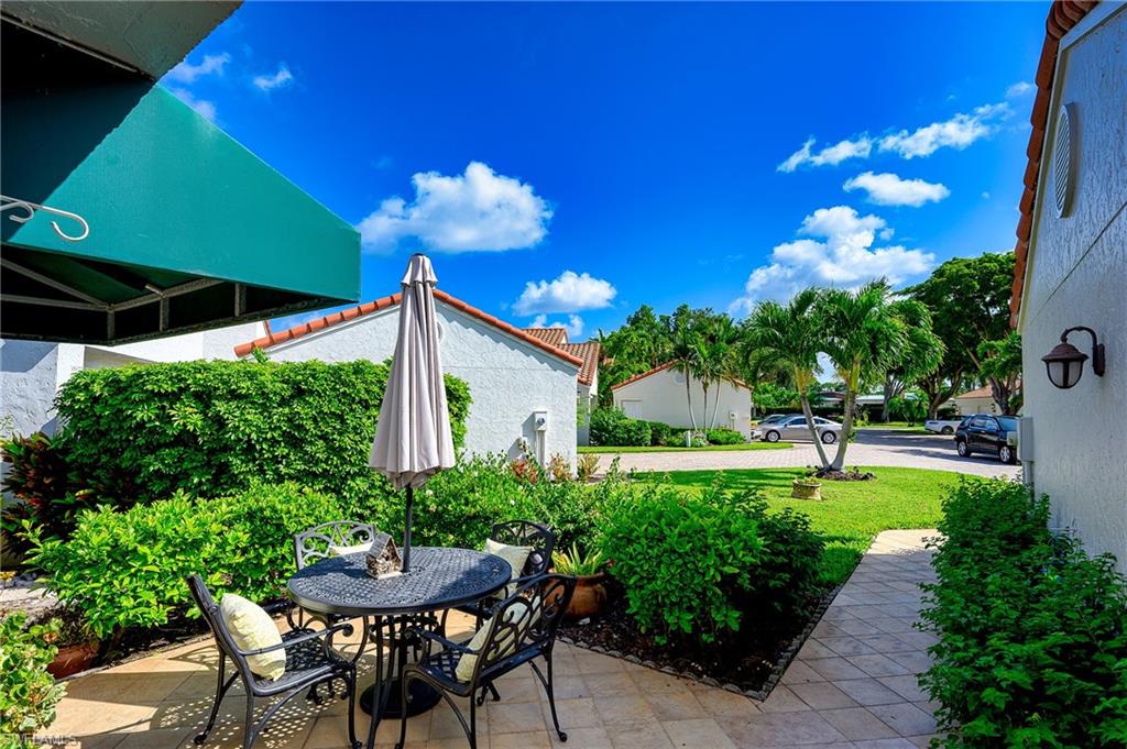 847 Reef Point Circle, Unit 37 Naples, FL 34108 - Photo 3 of 22 Gallery Image 3