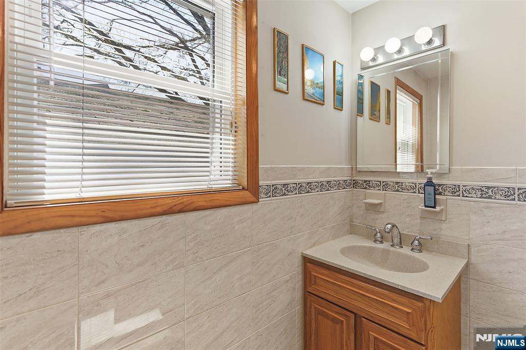 7 Franklin Street Little Ferry, NJ 07643 - Photo 19 of 39